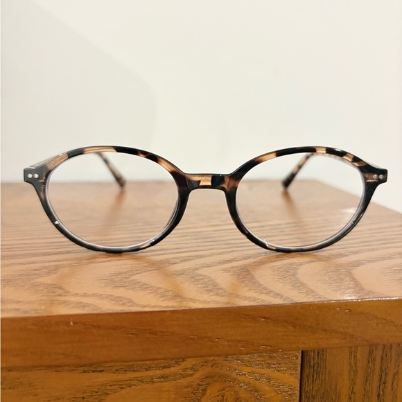 NWOT Iconic Tortoiseshell Round Frame - Picture 2 of 7